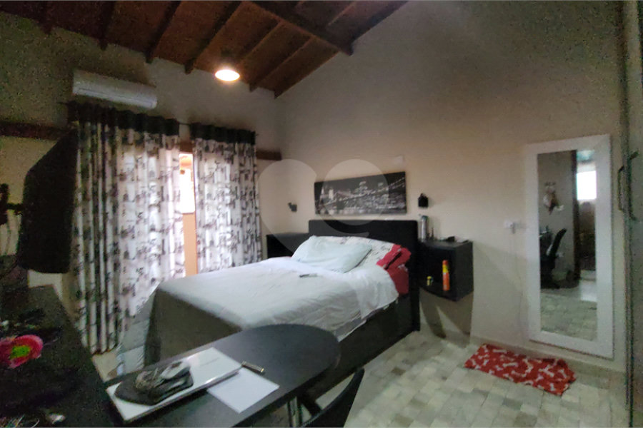 Sobrado à venda com 4 quartos, sendo 2 suítes, no Centro, Mairiporã, SP