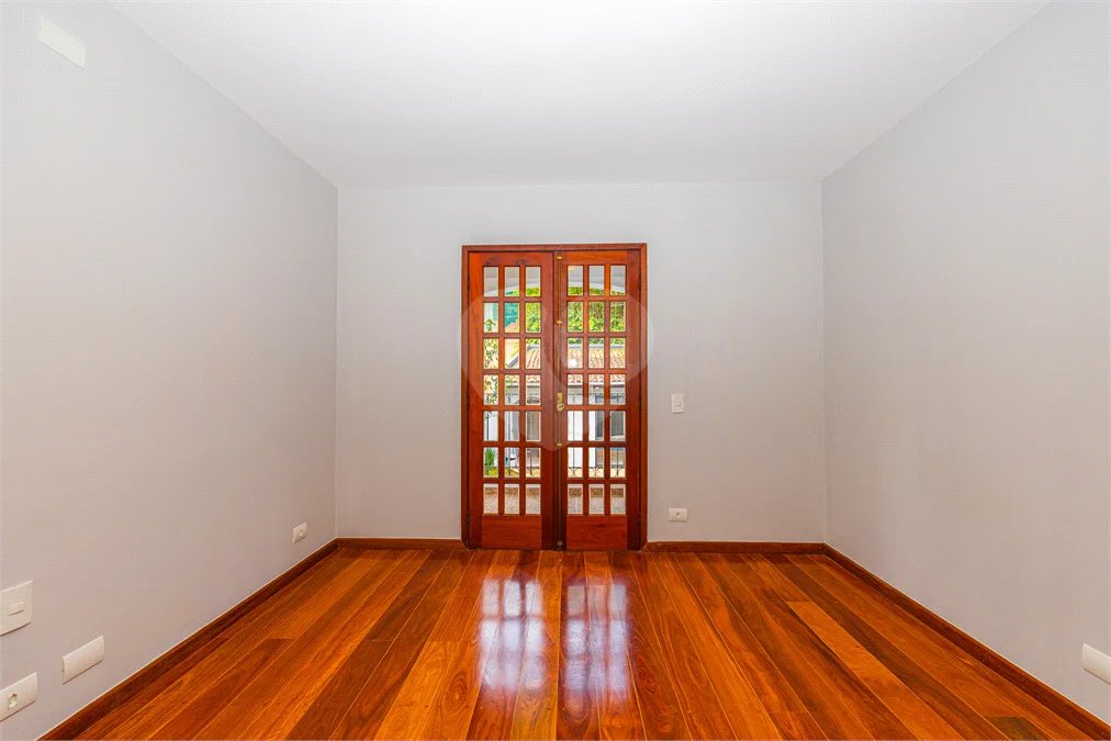 Casa à venda com 4 quartos, sendo 2 suítes, em Jardim Marajoara, São Paulo, SP