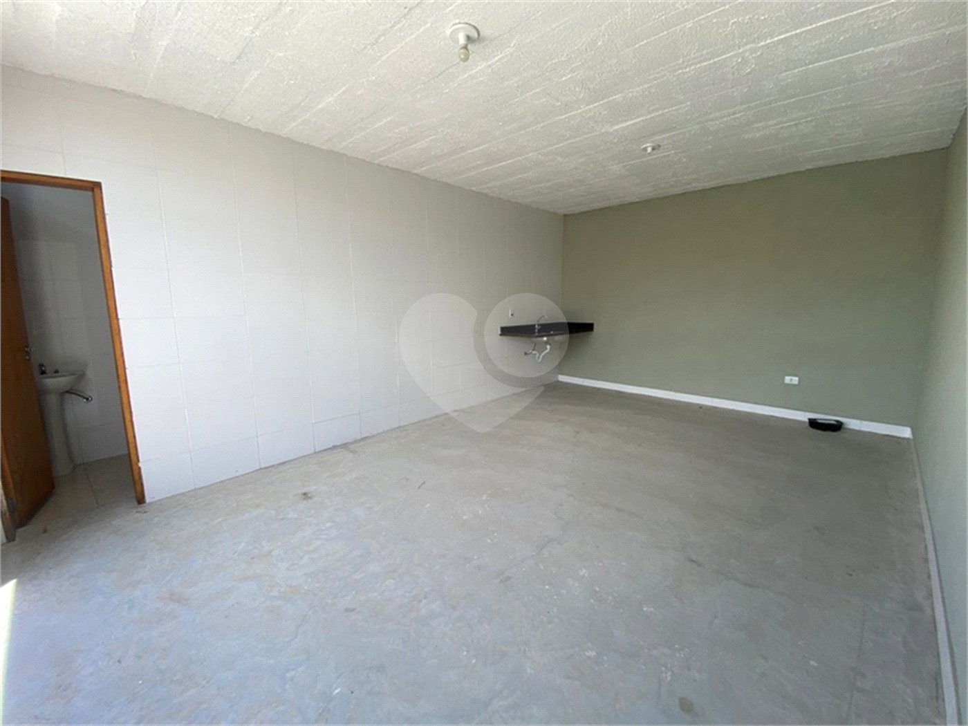 Casa para alugar com 3 quartos, sendo 1 suíte,  no condomínio Villagio DI Maria, São Paulo - SP