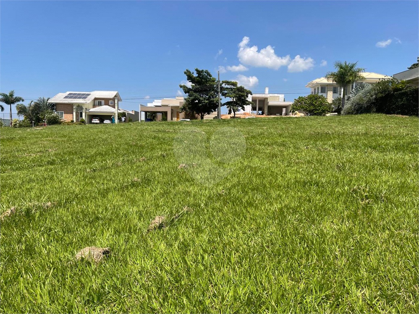 Terreno à venda no condomínio Residencial Village Saint Charbel, Araçoiaba da Serra - SP