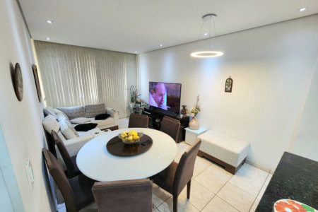 Apartamento 2 Dormitórios com Vista Mar, 1 Suíte e 50m da Praia – Santos