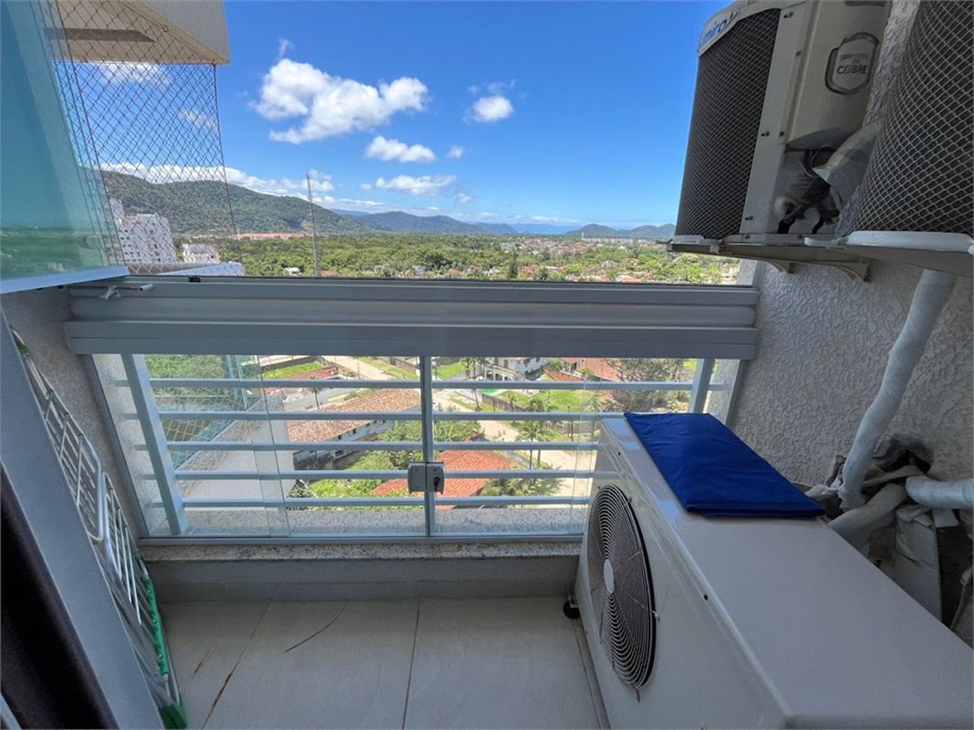 Apartamento Residencial à venda, Jardim Virginia, Guarujá - AP0995.