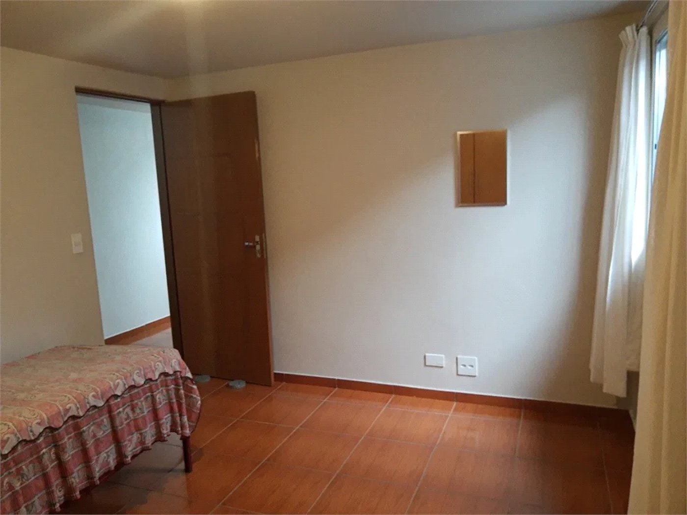 Sobrado à venda com 3 quartos, sendo 1 suíte, em Jardim Helga, São Paulo, SP