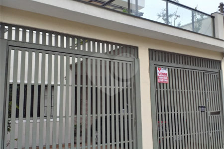 Sobrado à venda com 3 suítes em Vila Nivi, São Paulo, SP