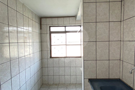 Apartamento para alugar com 2 quartos em Jardim Adriane, Itaquaquecetuba, SP