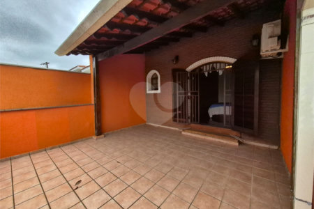 Sobrado à venda com 3 quartos, sendo 1 suíte, em Jardim Sarah, São Paulo, SP