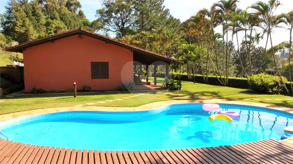 Casa em condomínio à venda ou para alugar com 4 quartos, sendo 2 suítes, em Caixa D´água, Vinhedo, SP