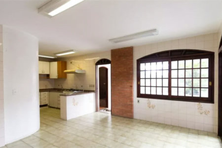 Casa à venda com 4 quartos, sendo 1 suíte,  em Vila Tiradentes, São Paulo, SP