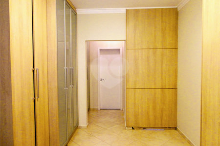 Casa à venda com 3 suítes no condomínio Residencial Jardim América, Vinhedo - SP