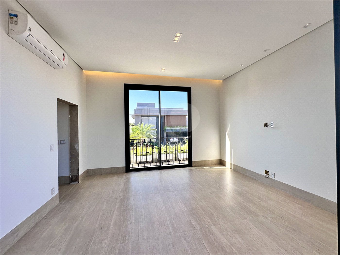 Casa à venda com 3 suítes no condomínio Residencial Florais Itália, Cuiabá - MT