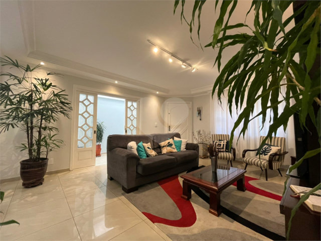 Casa à venda com 4 quartos, sendo 1 suíte,  em Vila Maria, São Paulo, SP