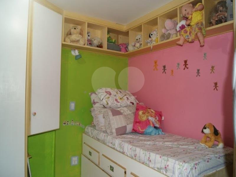 Sobrado à venda com 6 quartos, sendo 5 suítes, em Jardim Catanduva, São Paulo, SP
