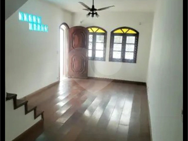 Sobrado à venda com 4 quartos, sendo 1 suíte,  em Tremembé, São Paulo, SP