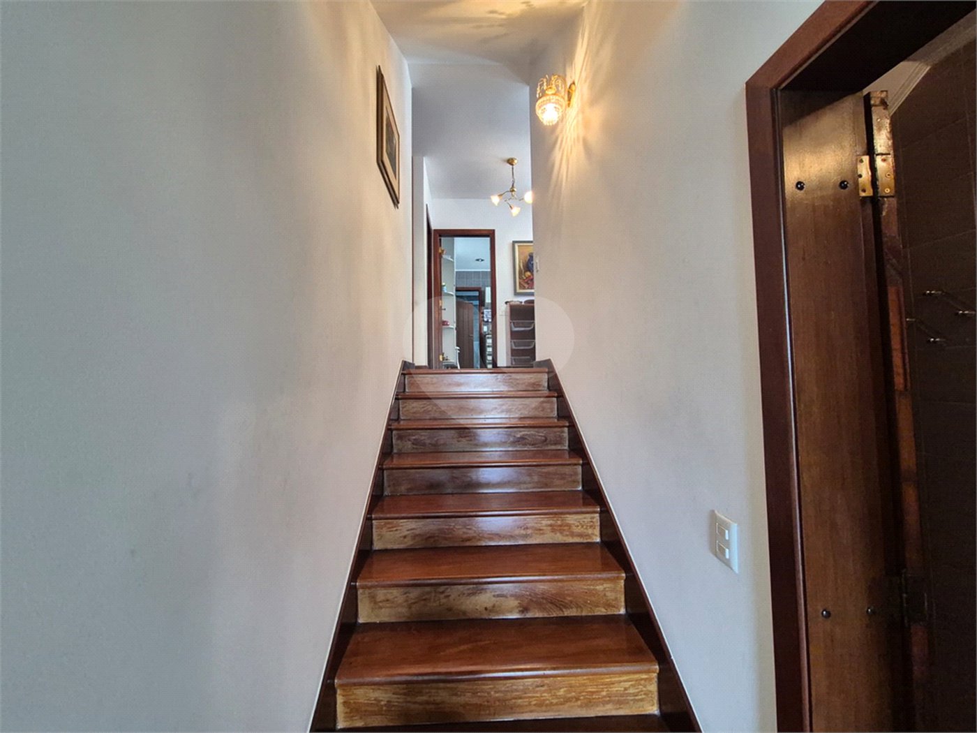 Casa de Vila à venda ou para alugar com 4 quartos, sendo 2 suítes,  em Jardim Leonor, São Paulo, SP