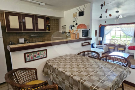 Casa em condomínio à venda ou para alugar com 3 quartos, sendo 2 suítes,  em Praia Rasa, Armação dos Búzios, RJ