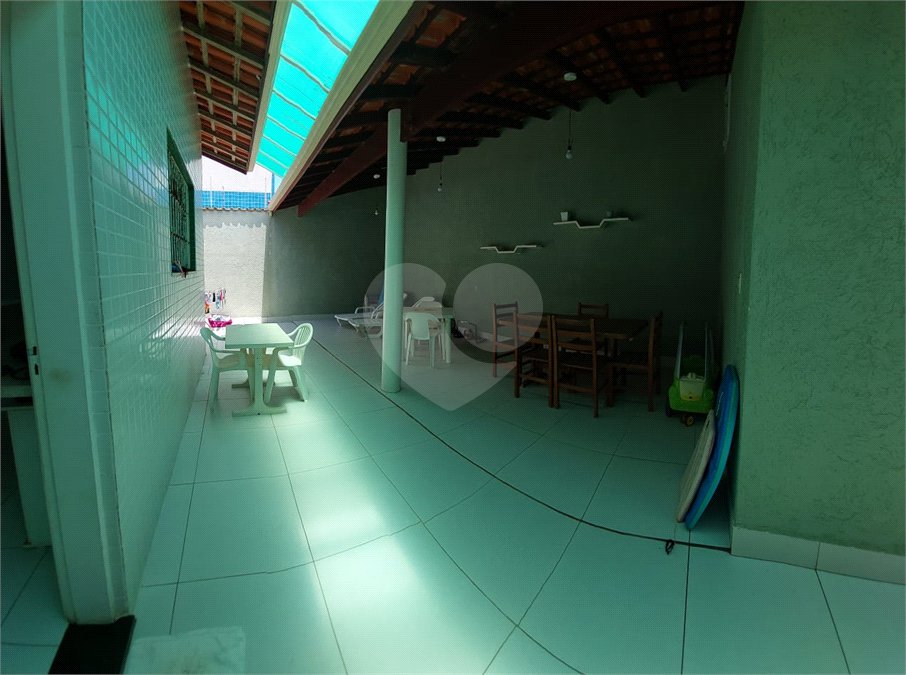 Casa Térrea à venda com 3 quartos em Vila São Paulo, Mongaguá, SP