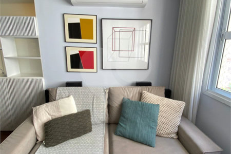 Apartamento à venda com 2 quartos em Cerqueira César, São Paulo, SP