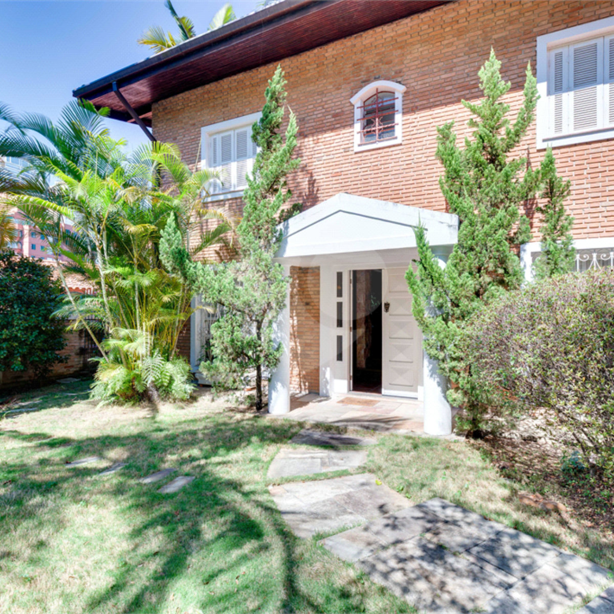 Casa à venda com 4 quartos, sendo 1 suíte,  em Jardim Marajoara, São Paulo, SP