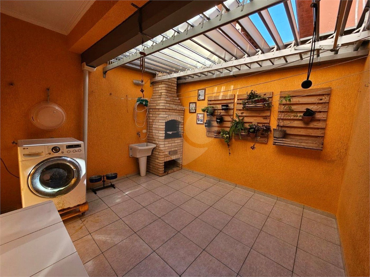 Casa à venda com 3 suítes em Vila Carrão, São Paulo, SP