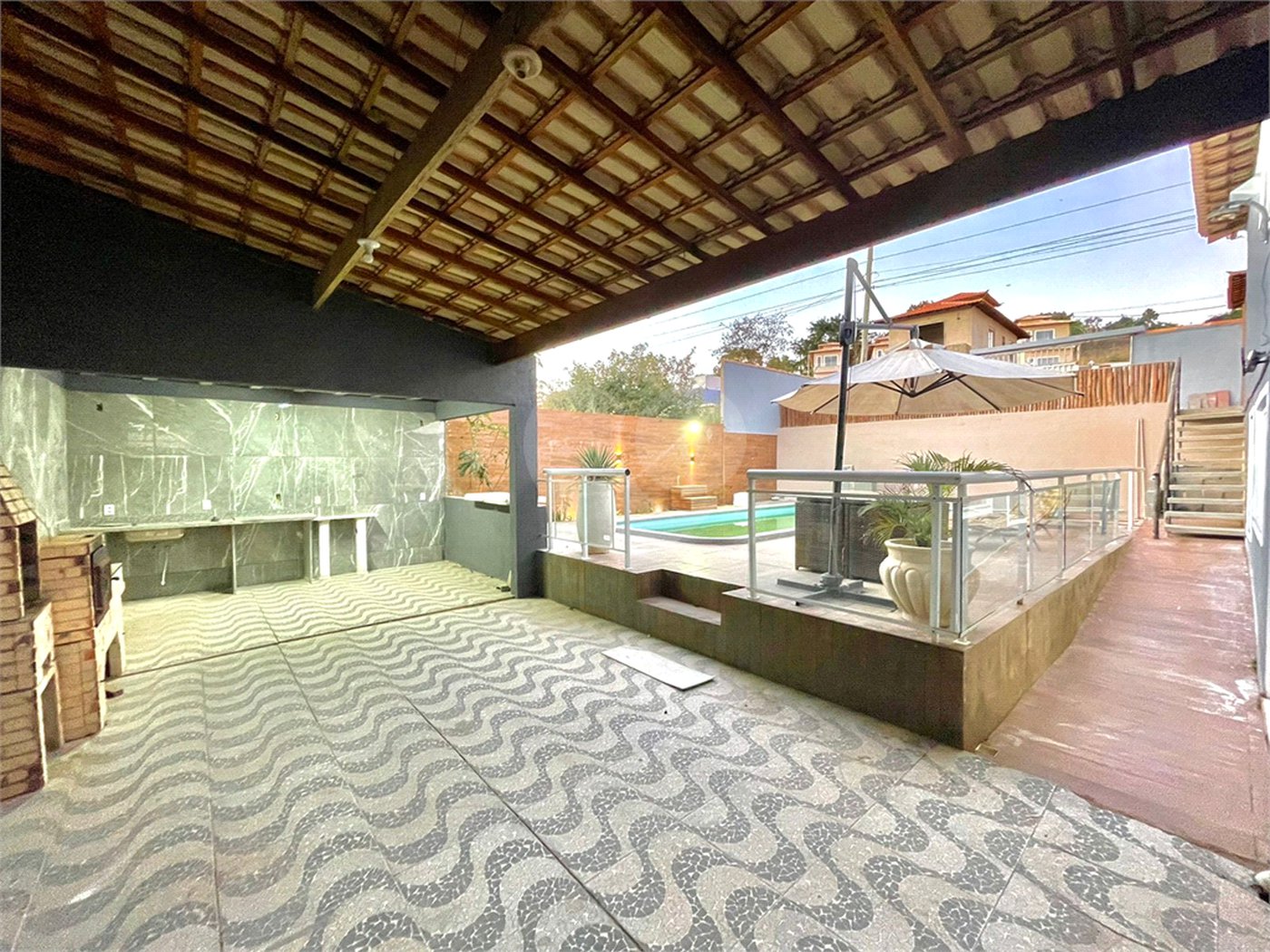 Casa em condomínio à venda com 3 quartos, sendo 2 suítes,  em Praia Rasa, Armação dos Búzios, RJ