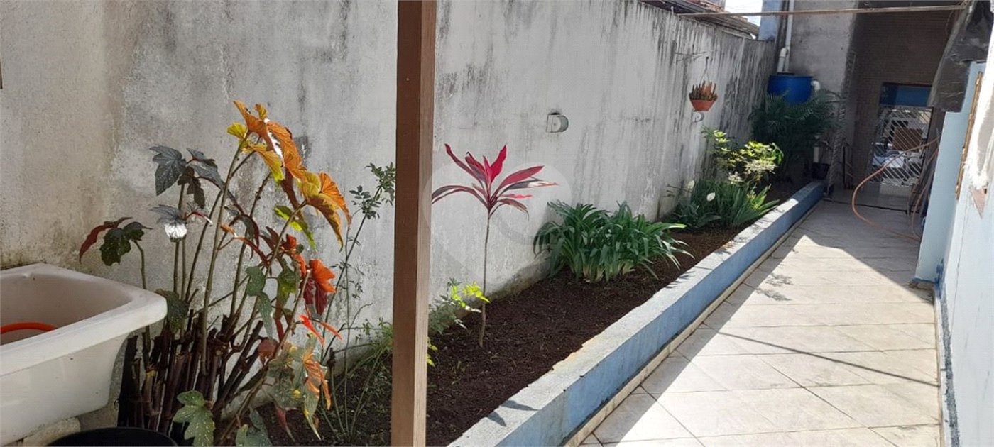 Sobrado à venda com 6 quartos, sendo 3 suítes, em Vila Divina Pastora, São Paulo, SP