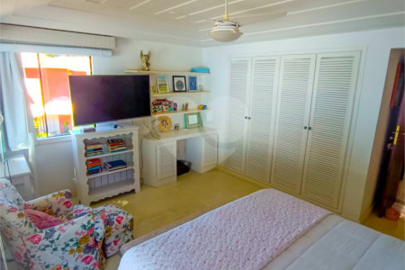 Casa à venda com 5 quartos, sendo 4 suítes, em Manguinhos, Armação dos Búzios, RJ