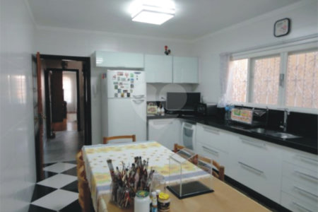 Sobrado à venda com 4 quartos, sendo 1 suíte, em Vila Gustavo, São Paulo, SP