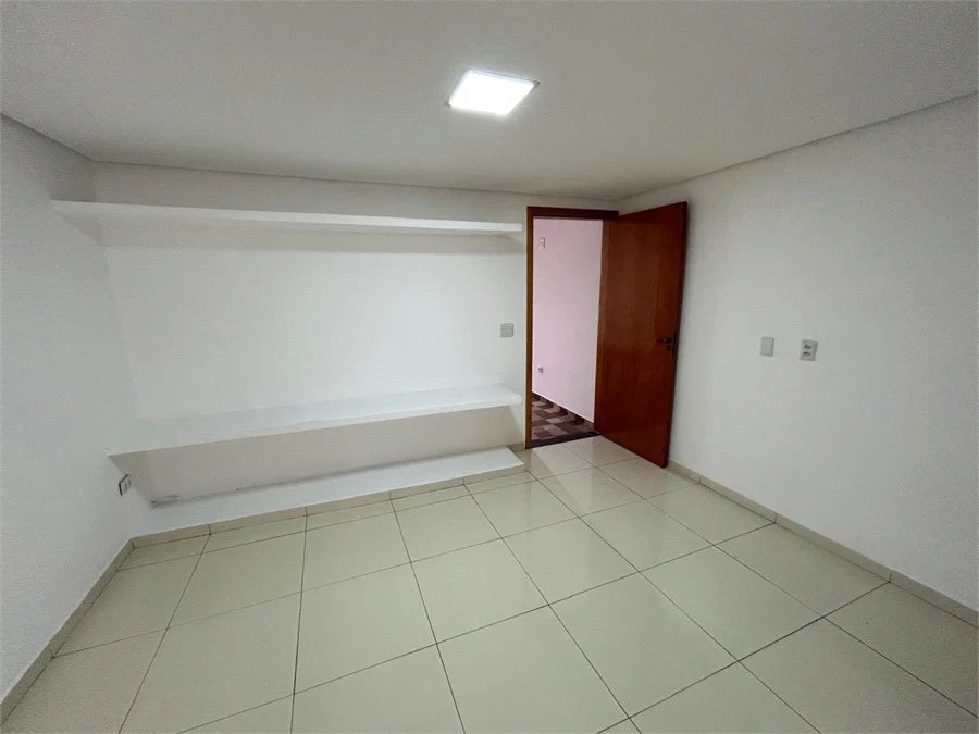Casa de Vila para alugar com 4 suítes em Vila Romana, São Paulo, SP