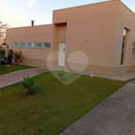 Casa à venda com 3 suítes no condomínio Haras Paineiras, Salto - SP
