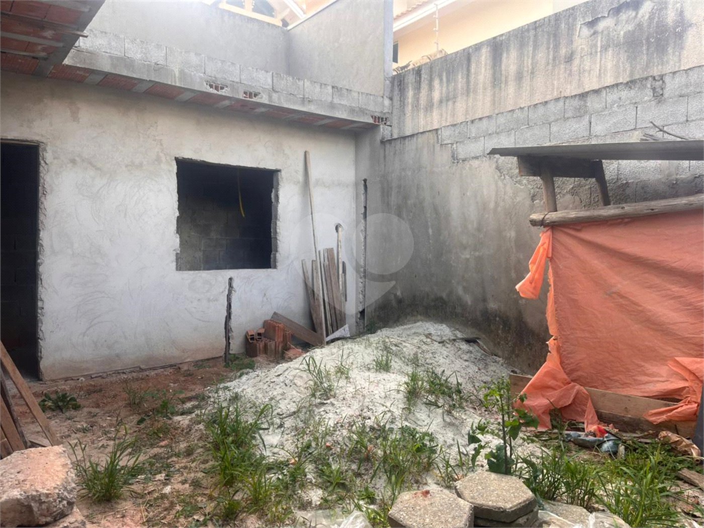Casa à venda com 3 quartos, sendo 2 suítes, em Vila Suissa, Mogi das Cruzes, SP