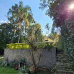 Casa com Piscina, Sauna e Edícula em Rua Arborizada no Tremembé