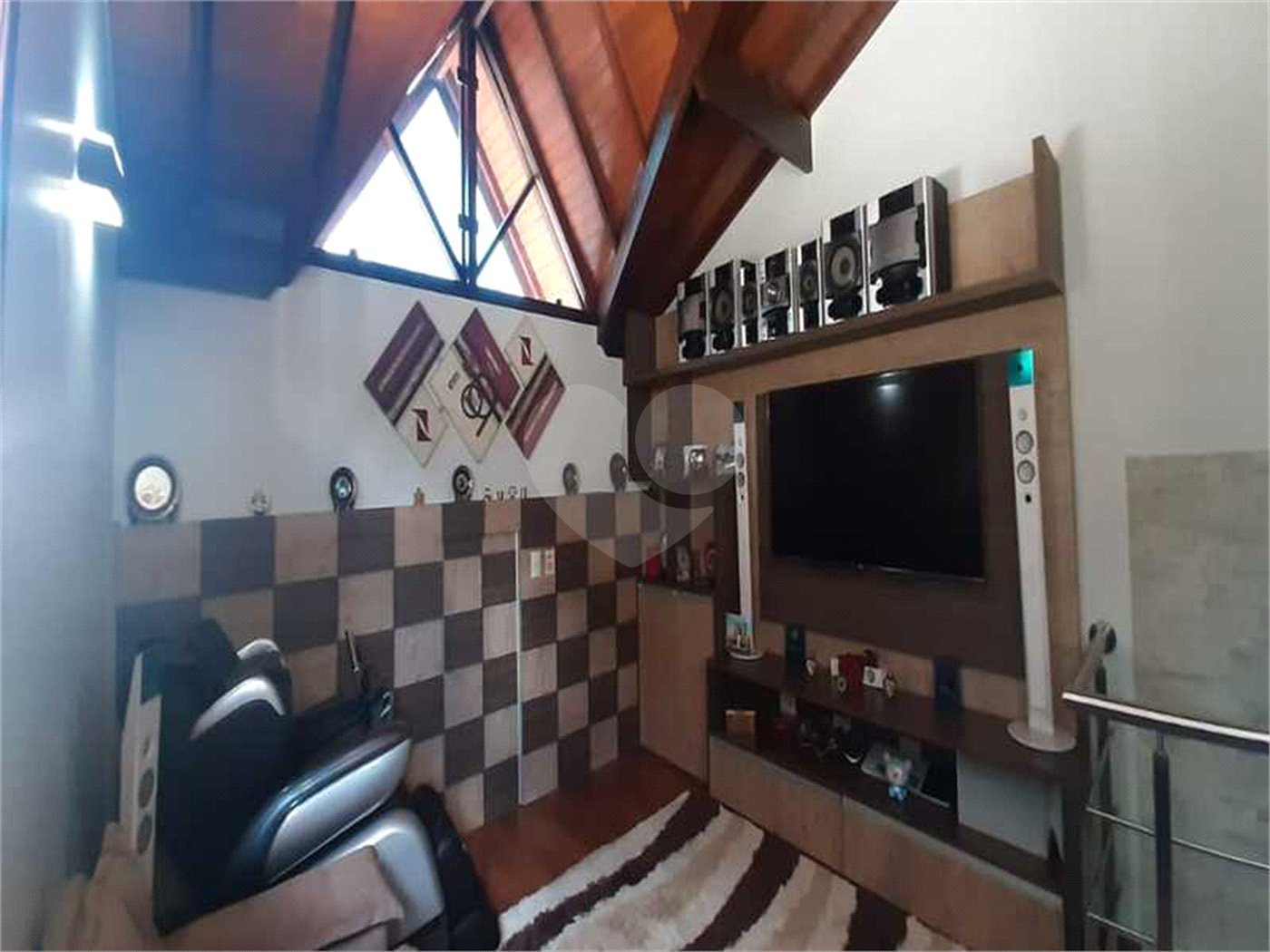 Casa à venda com 4 quartos, sendo 2 suítes, no condomínio Florada da Serra, São Paulo - SP