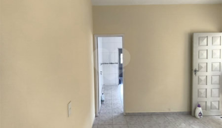 Casa à venda com 3 quartos, sendo 1 suíte,  em Jardim Oriental, São Paulo, SP