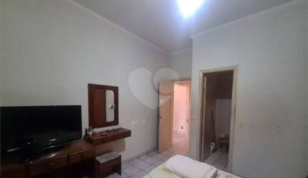 Casa à venda com 4 quartos, sendo 1 suíte,  em Jardim Trussardi, São Paulo, SP