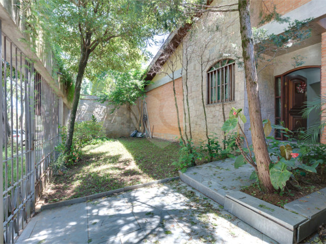 Casa Térrea à venda com 3 suítes em Jardim dos Estados, São Paulo, SP