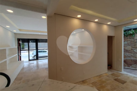 Casa para alugar com 4 quartos, sendo 1 suíte, no Centro, Itapetininga, SP