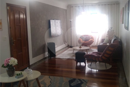 Sobrado à venda com 3 quartos, sendo 1 suíte,  em Vila do Castelo, São Paulo, SP