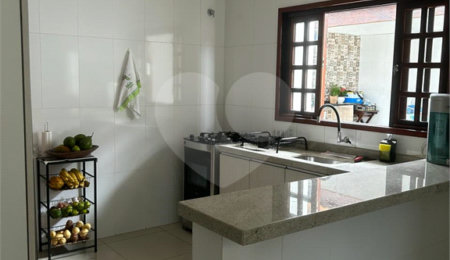 Casa à venda com 3 quartos, sendo 1 suíte, no Centro, Mogi das Cruzes, SP