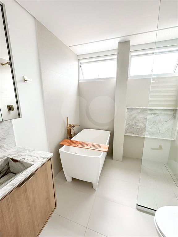 Apartamento à venda com 4 suítes em Vila Cordeiro, São Paulo, SP