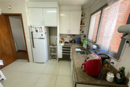 Apartamento à venda com 3 quartos, sendo 1 suíte, em Parque Bairro Morumbi, São Paulo, SP