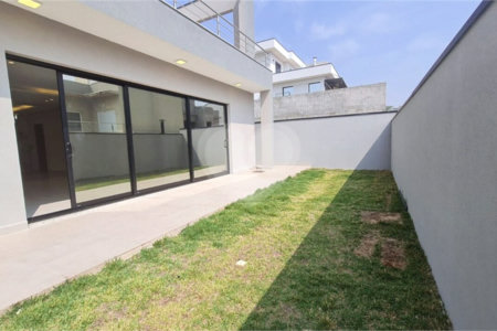 Casa à venda com 3 suítes no condomínio Vita Verdi, Valinhos - SP
