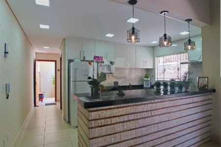 Casa à venda com 3 quartos, sendo 1 suíte, no condomínio Estância Marambaia, Vinhedo - SP