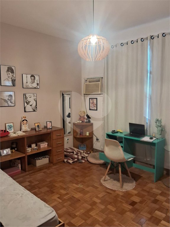 Casa à venda com 3 quartos, sendo 2 suítes, no condomínio Rio Bon, Rio de Janeiro - RJ