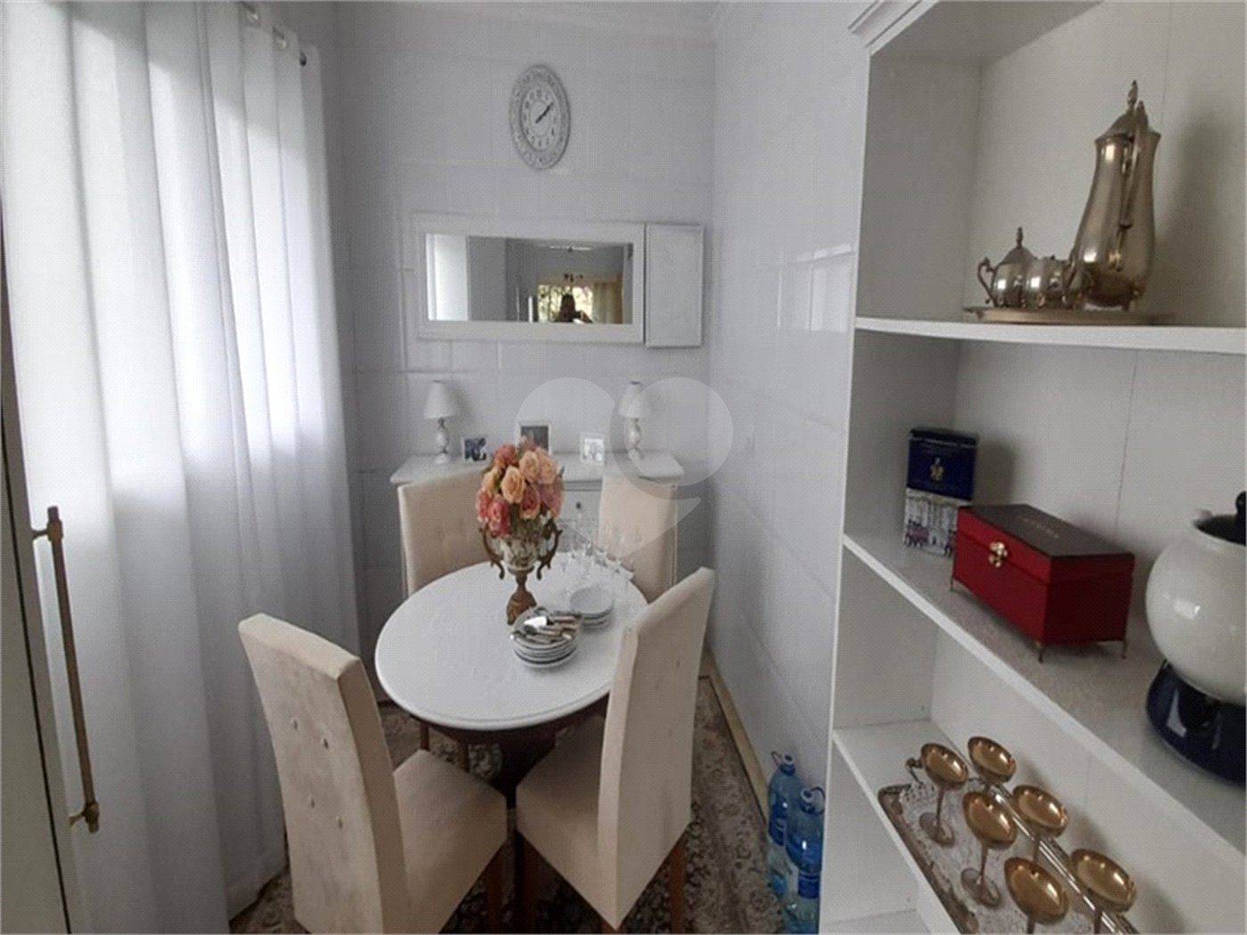 Casa à venda com 5 quartos, sendo 3 suítes,  no condomínio Alpes da Cantareira, Mairiporã - SP