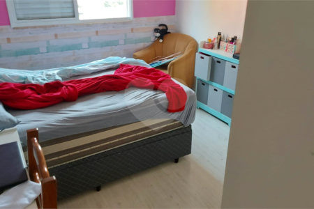 Sobrado à venda com 15 quartos, sendo 1 suíte, em Vila Aurora (zona Norte), São Paulo, SP