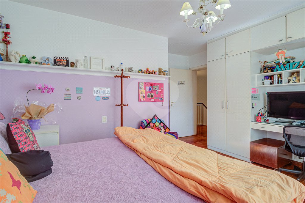 Casa à venda com 3 suítes em Chácara Monte Alegre, São Paulo, SP