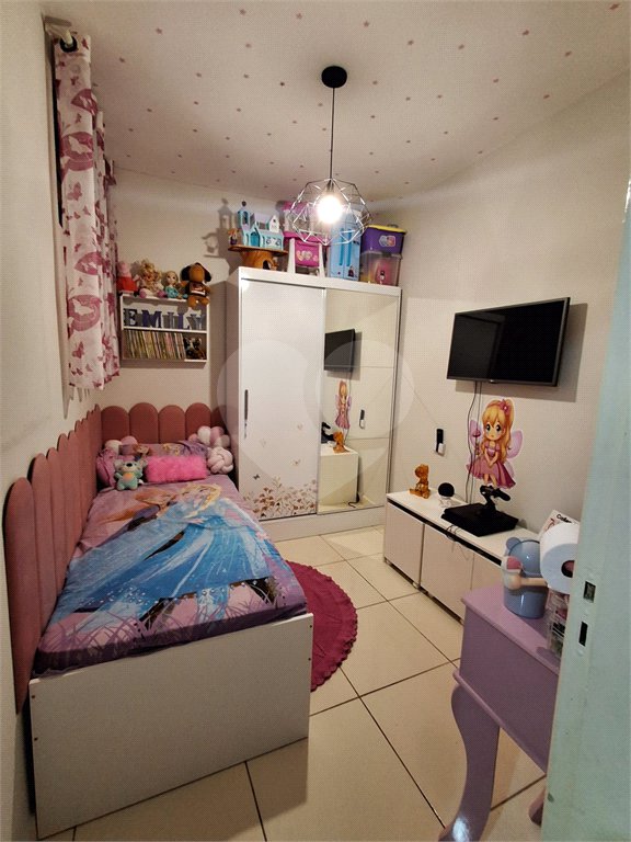 Sobrado à venda com 3 quartos em Jardim Santa Clara, Guarulhos, SP