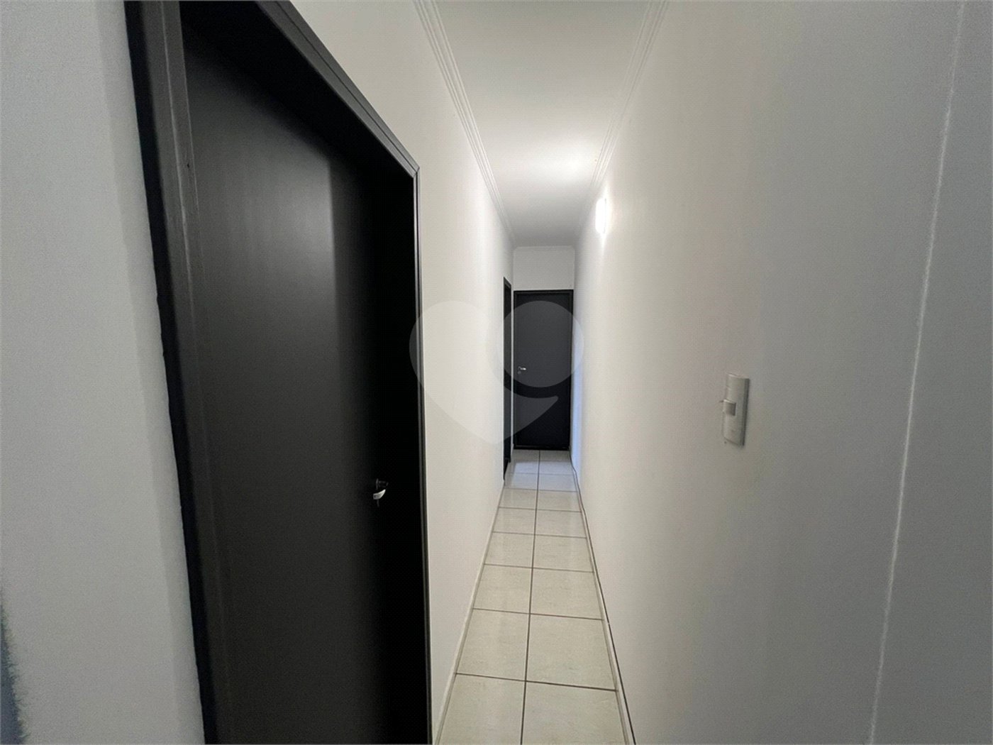 Sobrado à venda com 3 quartos, sendo 1 suíte, em Lopes de Oliveira, Sorocaba, SP
