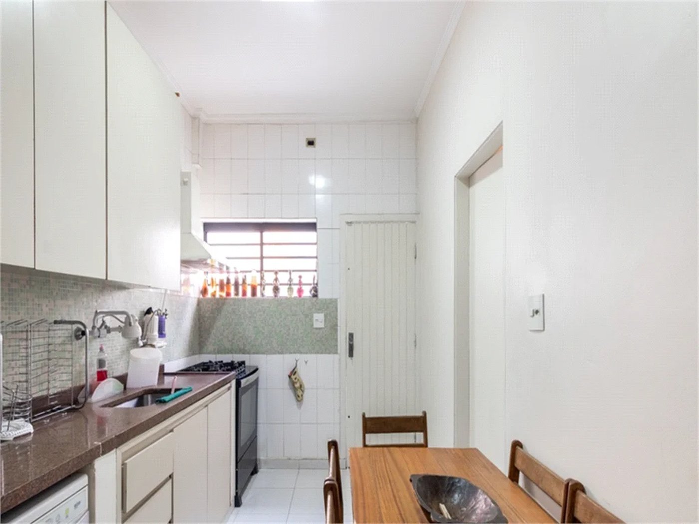 Casa à venda com 3 quartos, sendo 1 suíte, em Pinheiros, São Paulo, SP