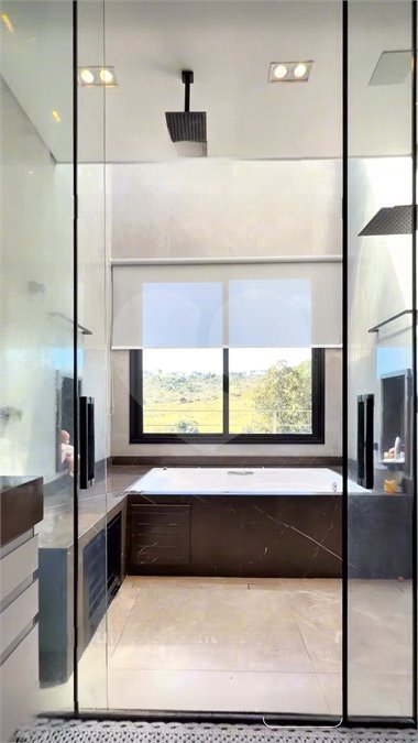 Casa à venda com 3 suítes no condomínio Figueira Garden, Atibaia - SP
